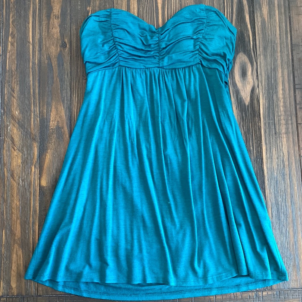 Lush size M strapless top - fun back!